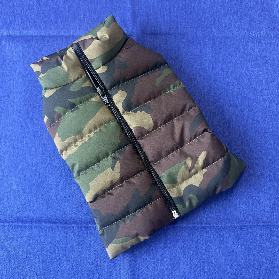 CANICHE Limited Edition Military Puffer Jacket detail 4