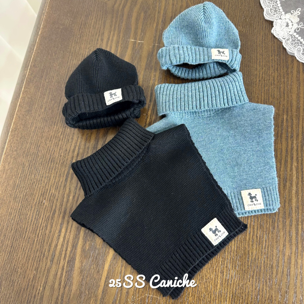 CANICHE Cuffed Knit Beanie & Faux Fur Collar detail 6