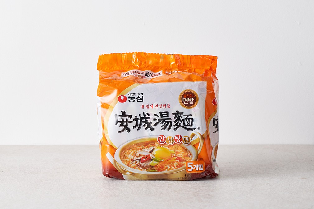 Nongshim Ansungtangmyun 5-Pack detail 1
