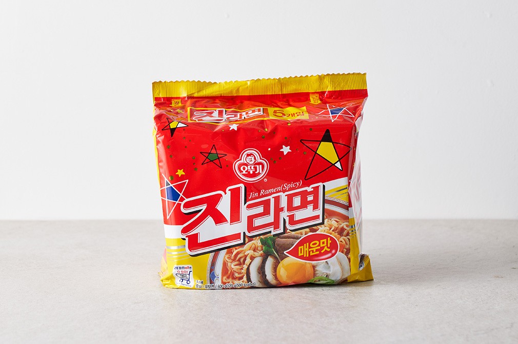 Ottogi Jin Ramyeon Spicy 5-Pack detail 1