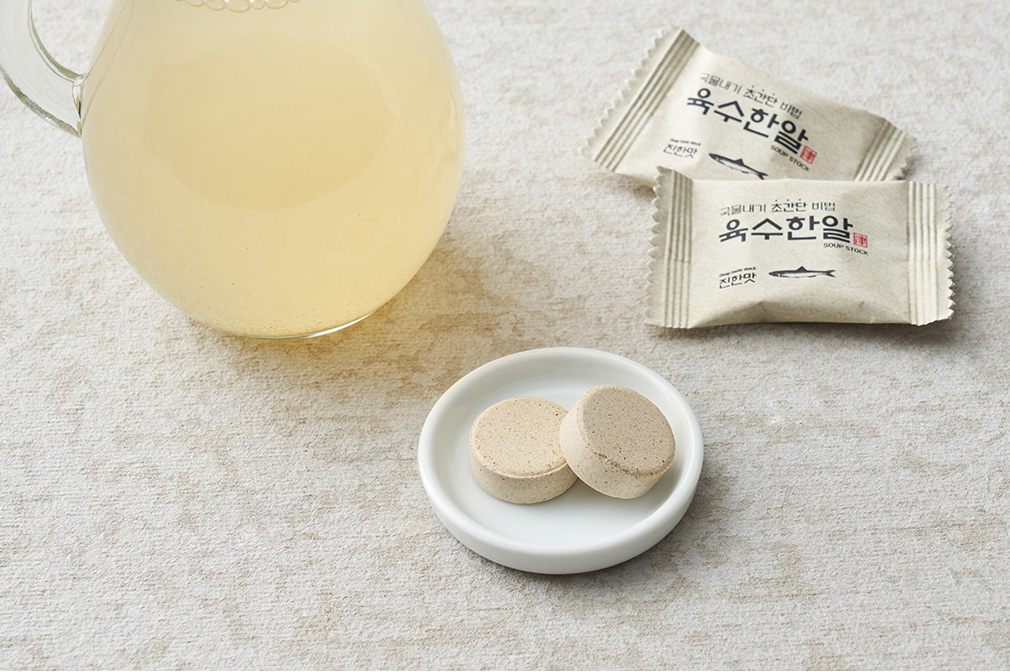 Haetongryeong Broth Tablets, Rich Flavor (25 Coin-Size Tablets) detail 1